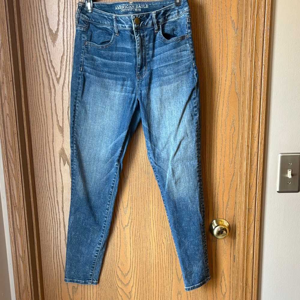 American Eagle Outfitters Skinny Jeans in Faded Blue Wash